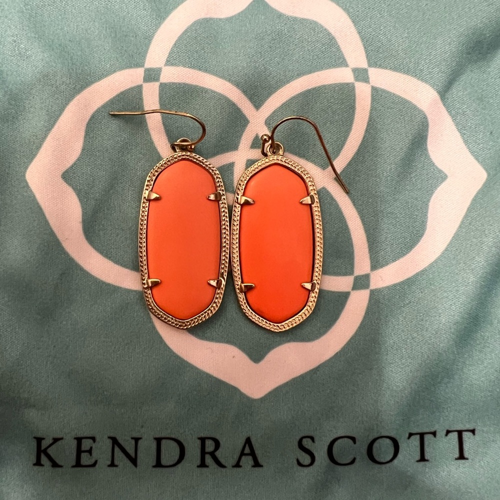 Kendra Scott Gold Elle Earrings in Coral